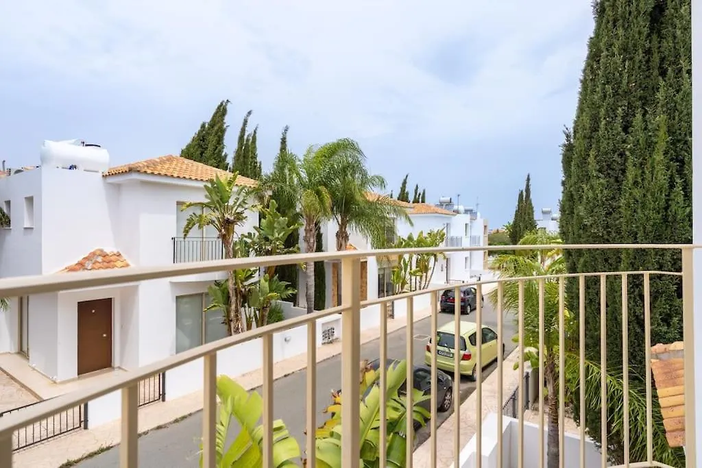 Sunscape 3-Bedroom Villa And Pool In Protaras