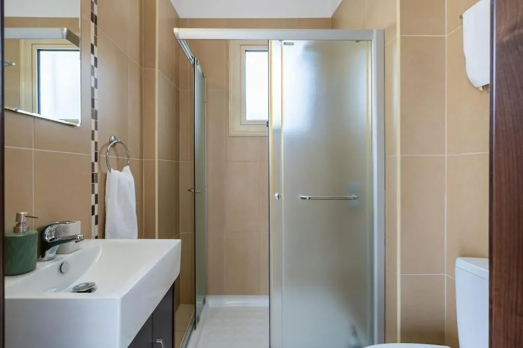 Sunscape 3-Bedroom Villa And Pool In Protaras